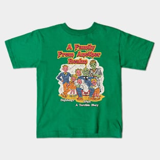 A family from another realm. Kids T-Shirt